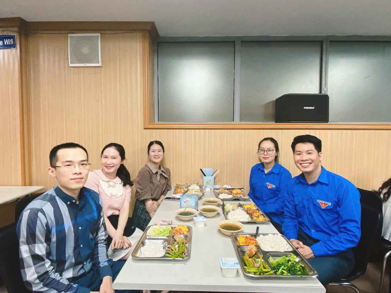 Đảng ủy, lãnh đạo Bộ Tư pháp tặng hoa chúc mừng 95 năm Ngày thành lập Đoàn TNCS Hồ Chí Minh