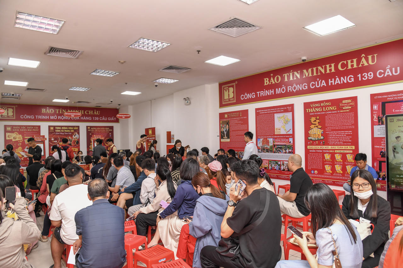 Bảo Tín Minh Châu mở cửa trở lại, giao dịch diễn ra ổn định và khá sôi động