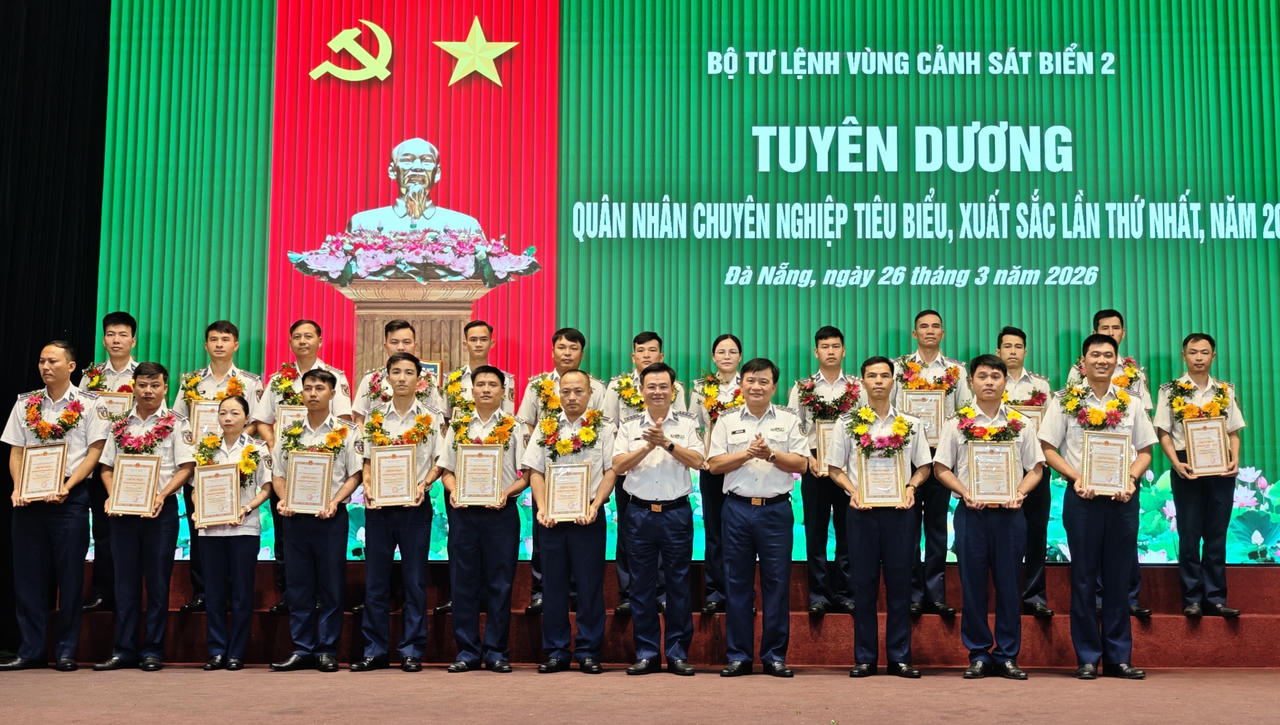 Vùng Cảnh sát biển 2 tuyên dương gần 100 quân nhân chuyên nghiệp tiêu biểu
