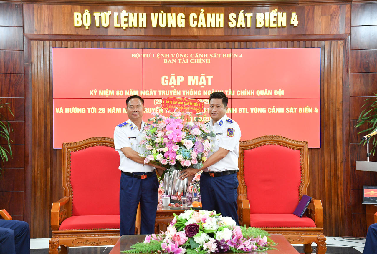 BTL Vùng Cảnh sát biển 4 gặp mặt kỷ niệm 80 năm Ngày truyền thống Ngành Tài chính