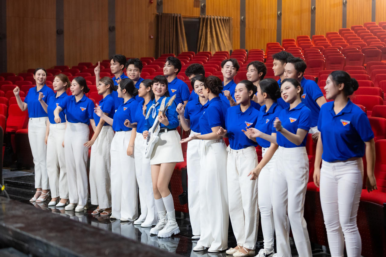 “Thanh niên Việt” của Nguyễn Duyên Quỳnh được ra mắt trong Tháng Thanh niên. Ảnh: NVCC