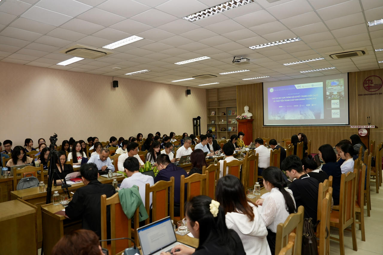 Đầu cầu phiên thảo luận tại Trường Đại học Luật – Đại học Quốc gia Hà Nội