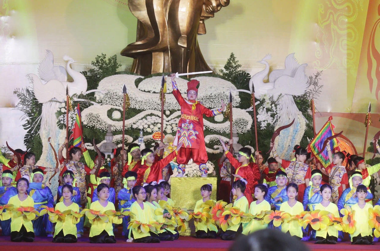 Các tiết mục nghệ thuật tái hiện hào khí của Nữ tướng Lê Chân.