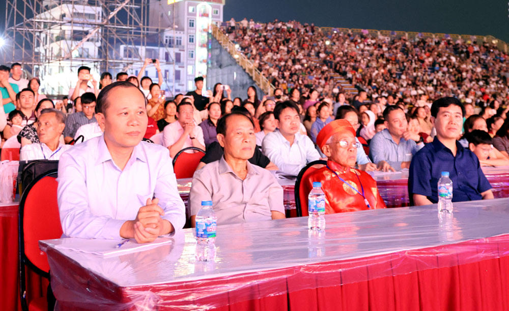 Đại biểu dự buổi tổng duyệt.