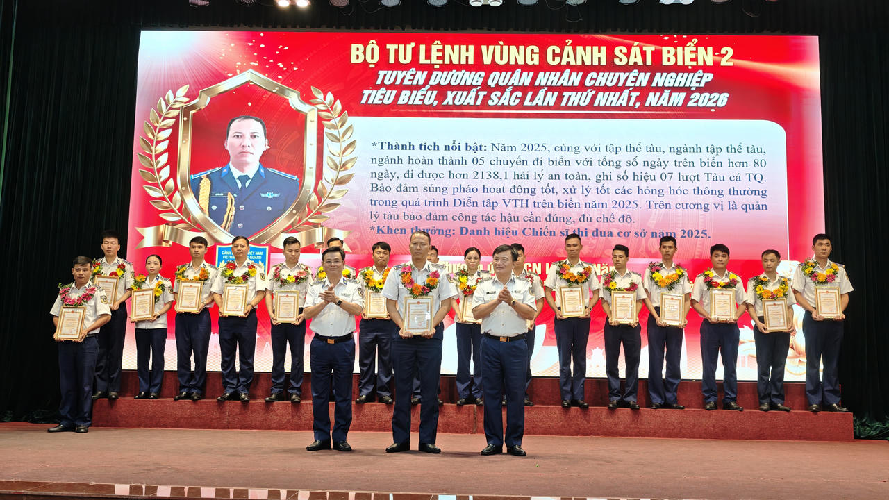 Vùng Cảnh sát biển 2 tuyên dương gần 100 quân nhân chuyên nghiệp tiêu biểu