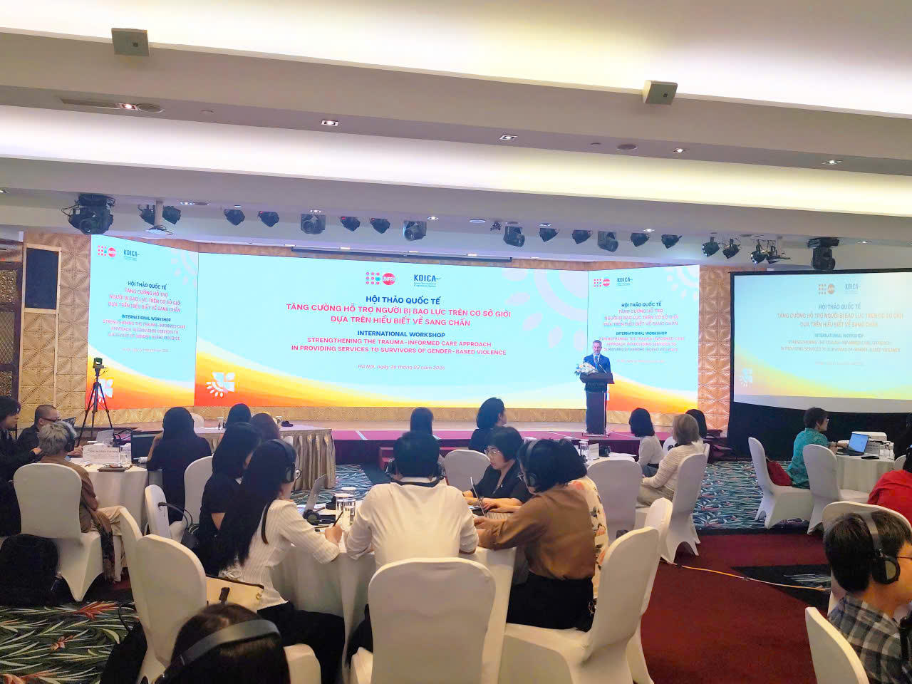 Hội thảo ngày 26/03/2026 đã quy tụ gần 100 đại biểu từ nhiều lĩnh vực ở cả cấp trung ương và địa phương quan tâm đến nỗ lực nhằm tăng cường hệ thống phòng ngừa và ứng phó với bạo lực giới tại Việt Nam. Ảnh trong bài: X.H.