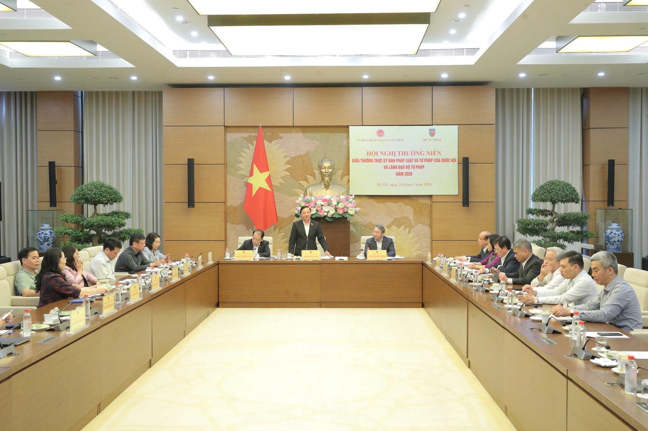 Phó Chủ tịch QH Nguyễn Khắc Định phát biểu chỉ đạo Hội nghị.