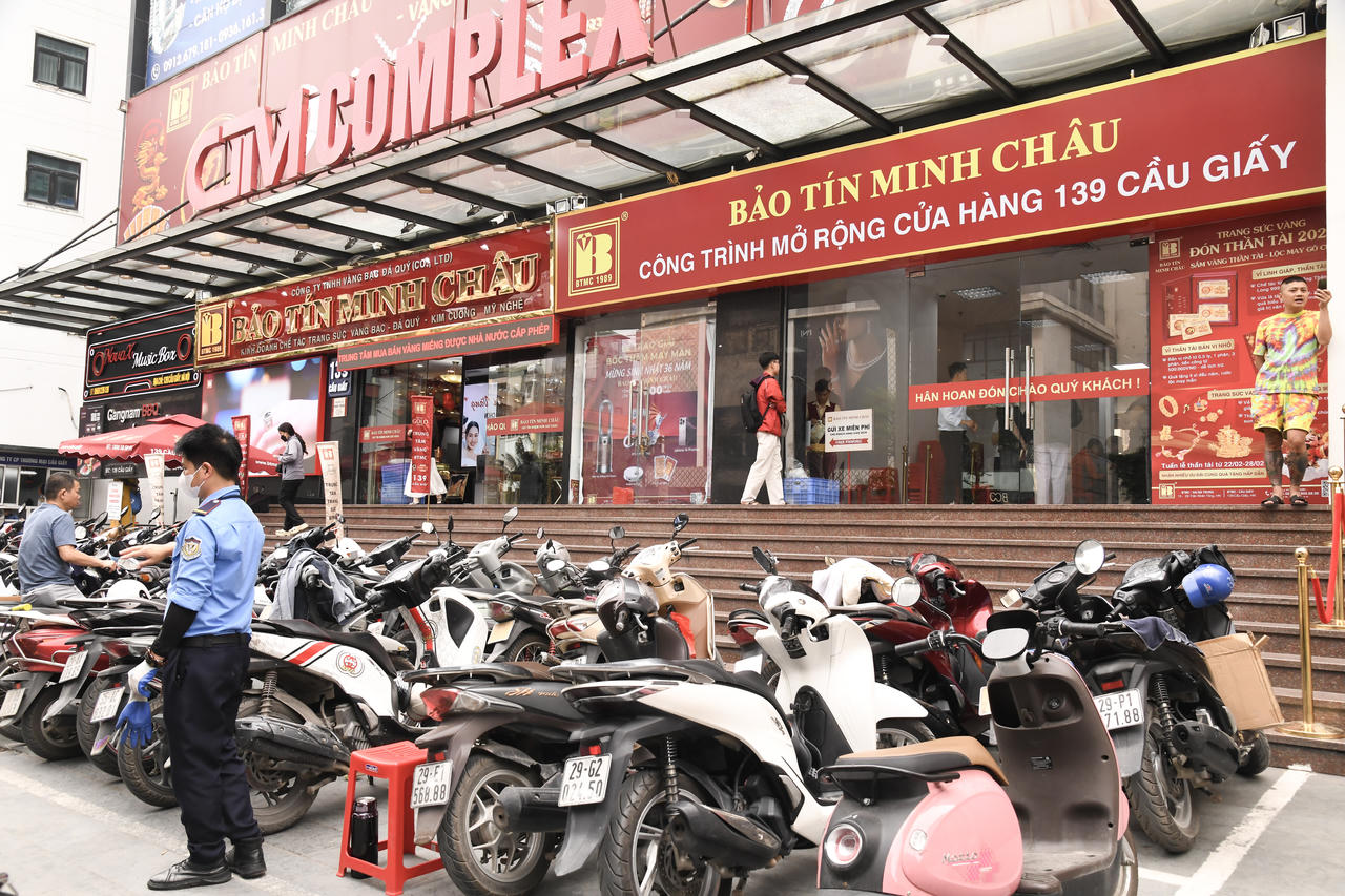 Bảo Tín Minh Châu mở cửa trở lại, giao dịch diễn ra ổn định và khá sôi động