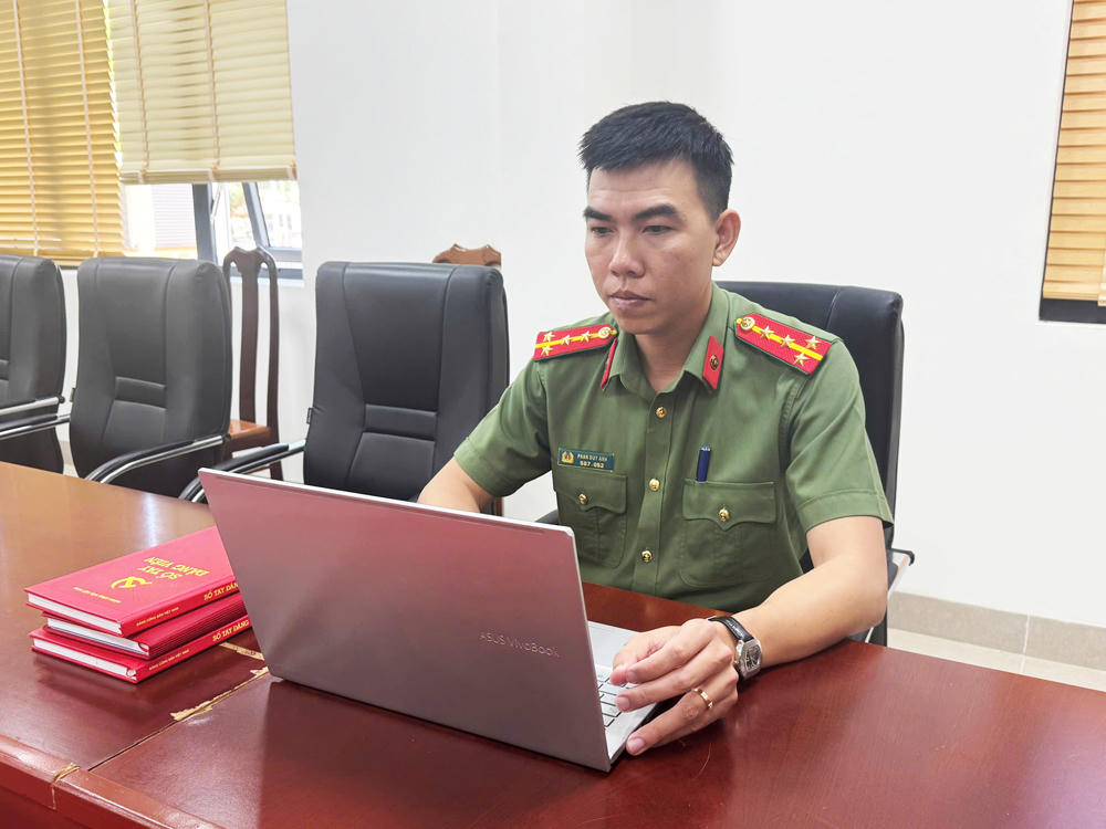 Đại úy Công an ở Đắk Lắk tuyên truyền pháp luật bằng công nghệ 