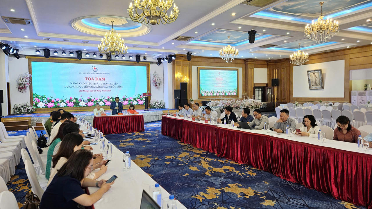 Tọa đàm “Nâng cao hiệu quả tuyên truyền đưa Nghị quyết của Đảng vào cuộc sống”, với sự tham gia của đại diện các cơ quan báo chí Trung ương và địa phương.