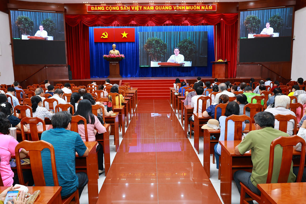 Các đơn vị tham gia trực tuyến Hội nghị tổng kết công tác bầu cử đại biểu Quốc hội khóa XVI và đại biểu HĐND các cấp nhiệm kỳ 2026-2031 của TP Hồ Chí Minh.