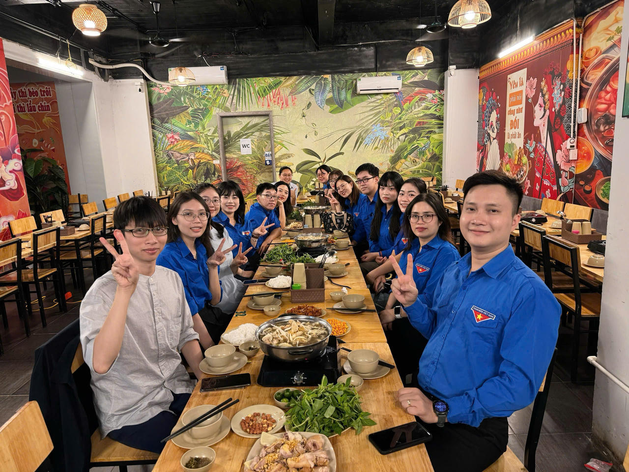 Đảng ủy, lãnh đạo Bộ Tư pháp tặng hoa chúc mừng 95 năm Ngày thành lập Đoàn TNCS Hồ Chí Minh