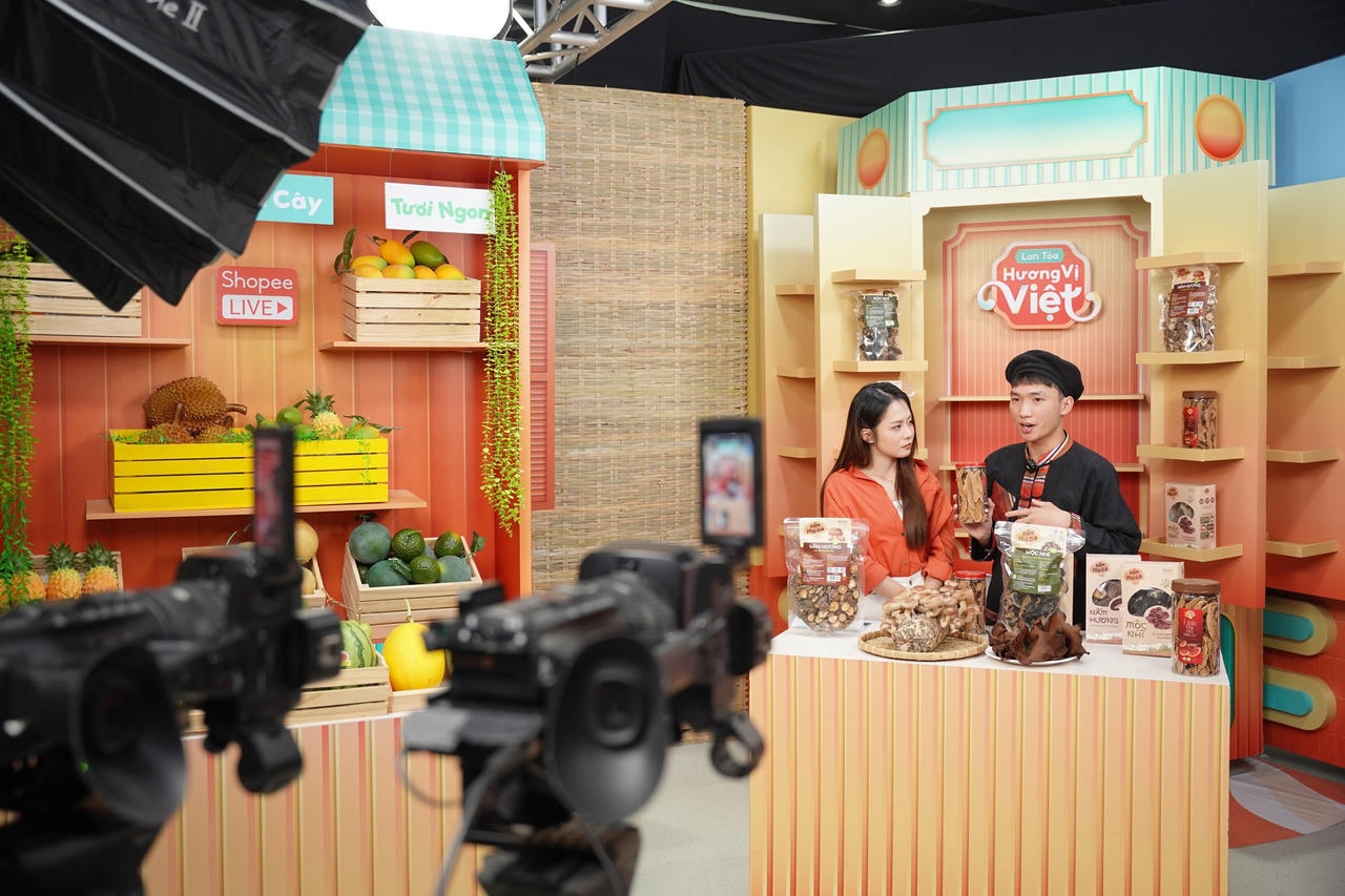 Shopee đồng hành cùng SMEs Việt trên hành trình chuyển đổi số