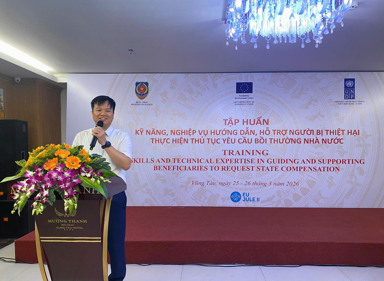 Ông Nguyễn Ngọc Vũ, Phó Cục trưởng Cục Đăng ký giao dịch bảo đảm và Bồi thường nhà nước phát biểu tại hội nghị.