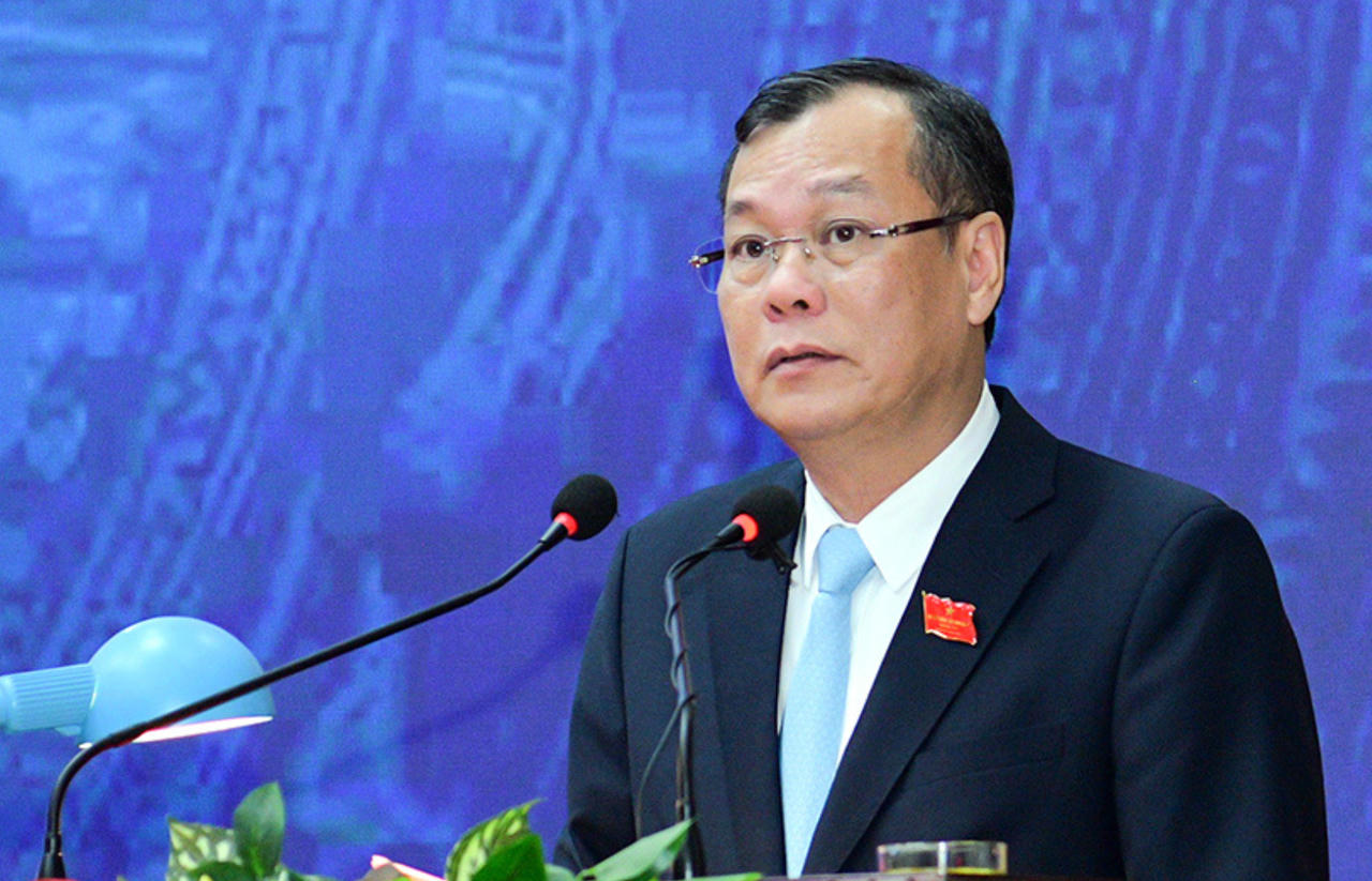 Phó Bí thư Tỉnh ủy, Chủ tịch HĐND tỉnh Ninh Bình Lê Quốc Chỉnh phát biểu bế mạc. (Ảnh: Xuân Thu)