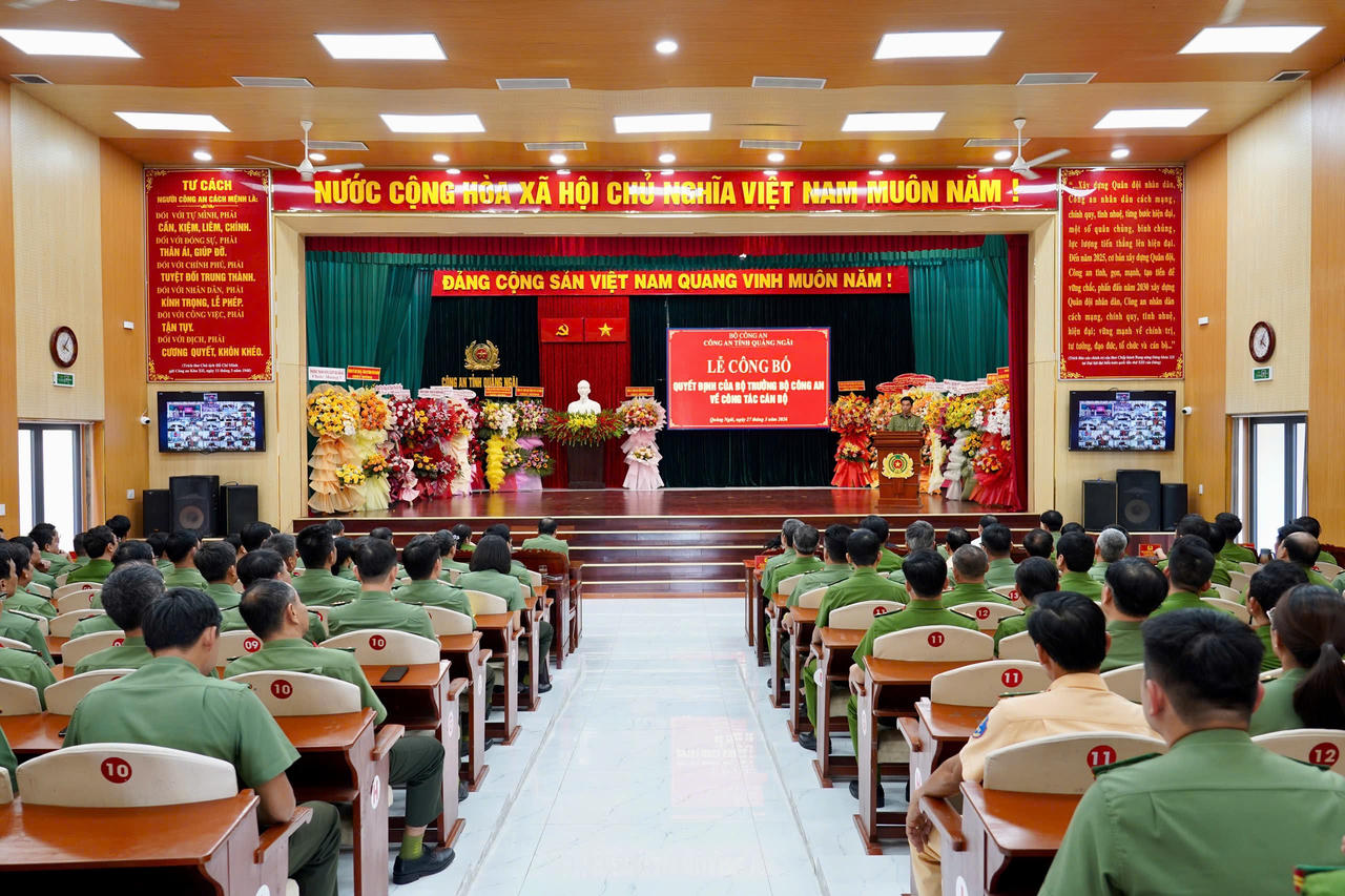 Quang cảnh buổi lễ công bố.