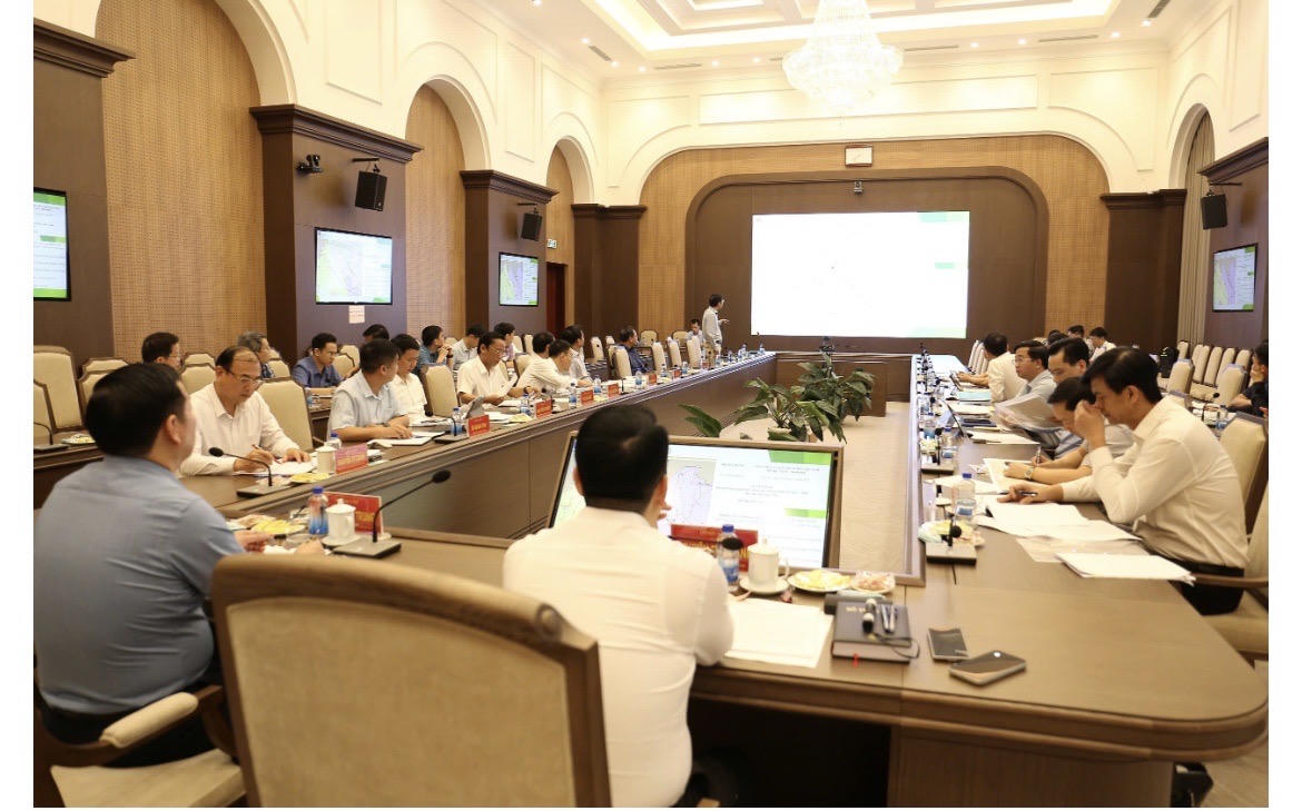 Quang cảnh buổi làm việc.