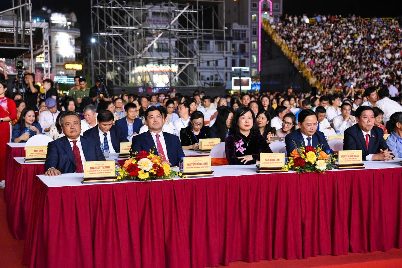 Bắc Ninh đón nhận Bằng UNESCO ghi danh Nghề làm tranh dân gian Đông Hồ