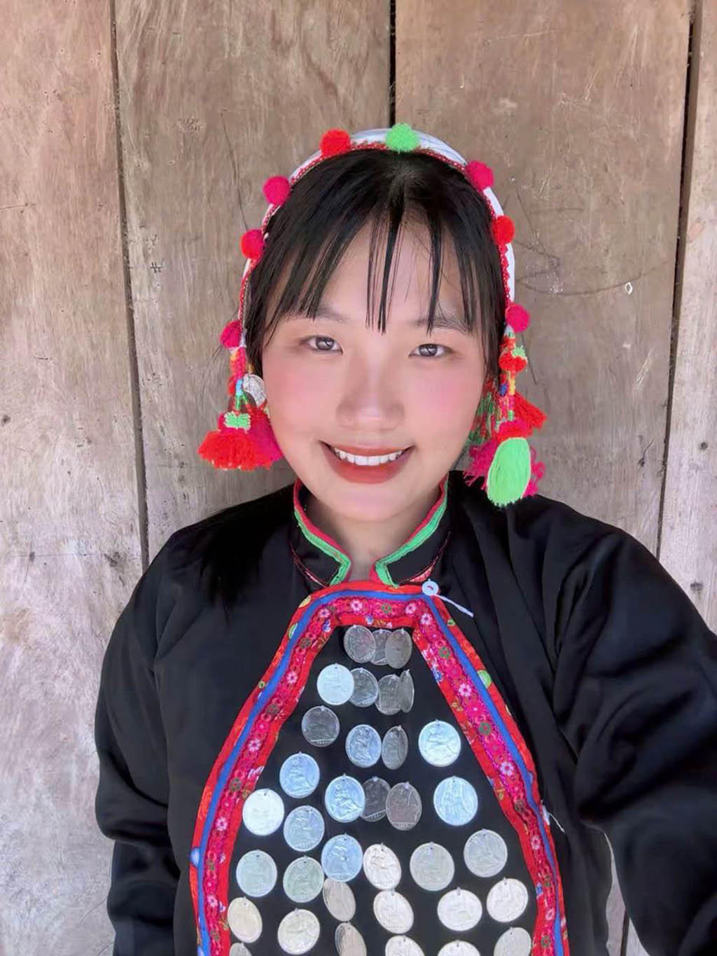 Cô giáo Lỳ Mì Lé.