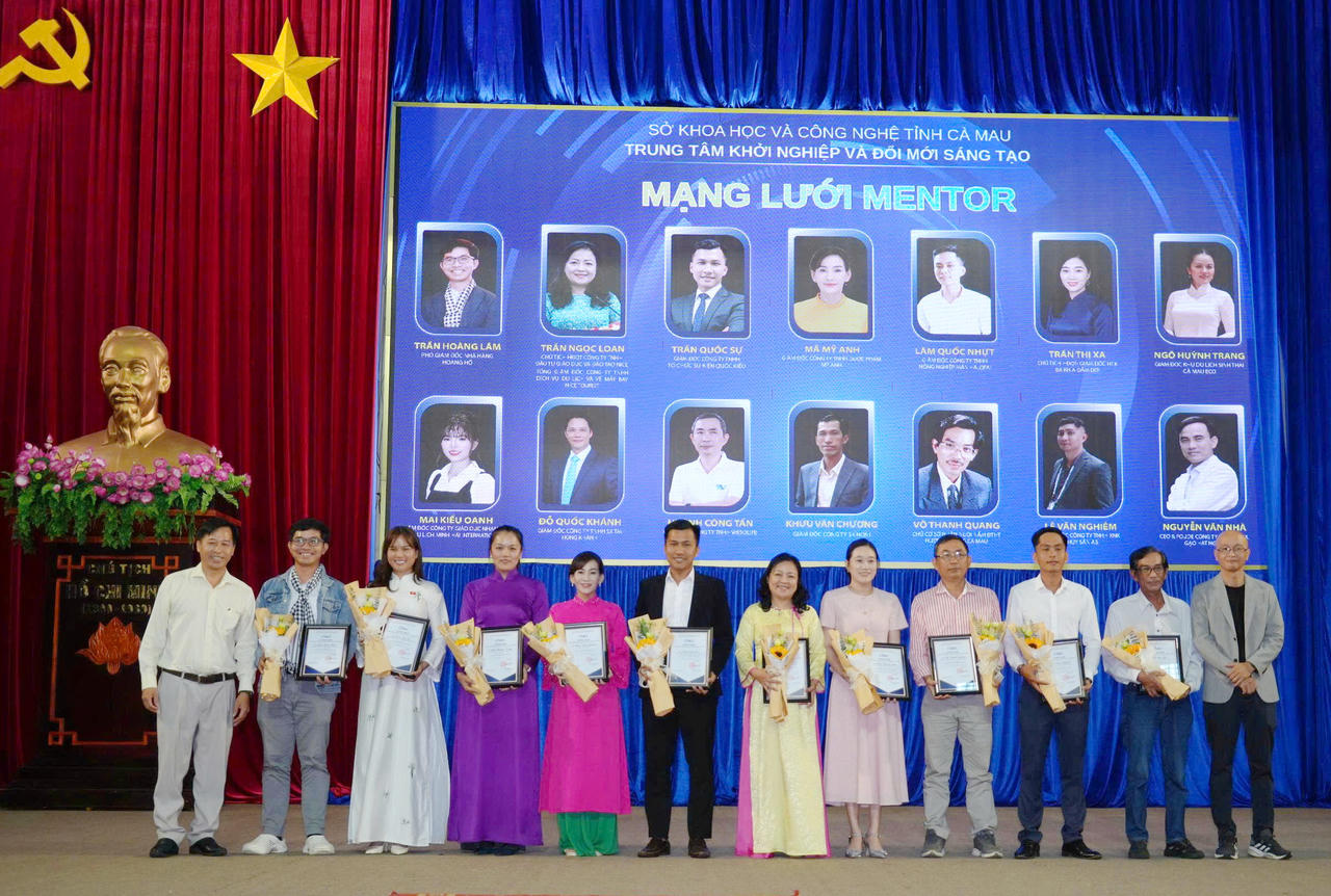 Ban Tổ chức ra mắt Mạng lưới Mentor CiNEC.