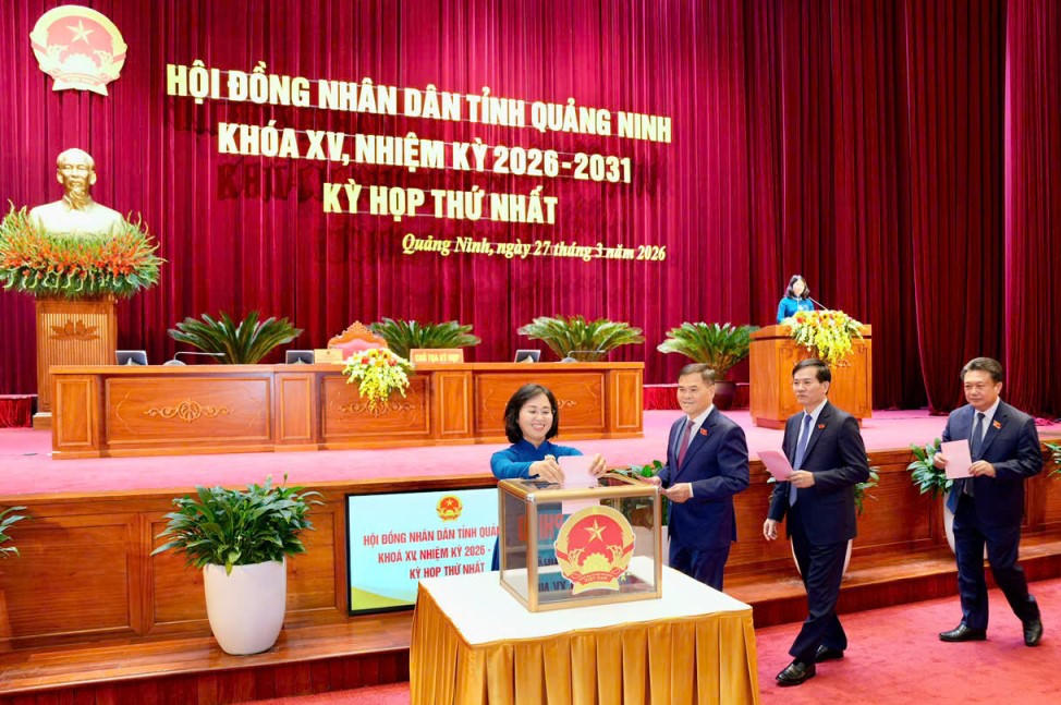 Các đại biểu bỏ phiếu bầu chức danh Chủ tịch HĐND tỉnh Quảng Ninh khóa XV, nhiệm kỳ 2026-2031.