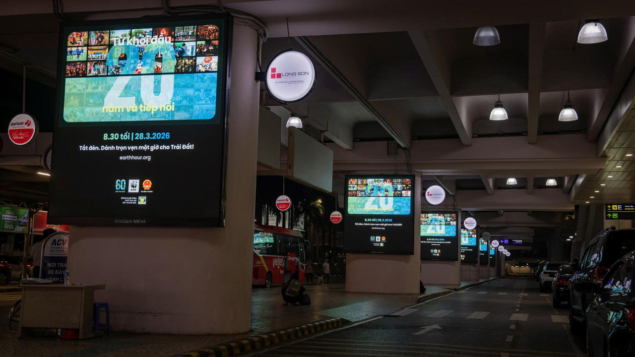 Chiến dịch hưởng ứng Giờ Trái đất tại Cảng HKQT Nội Bài