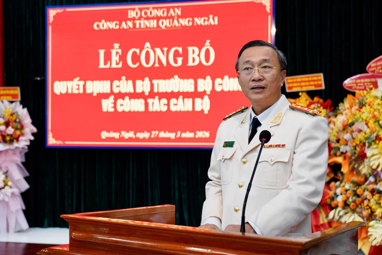 Đại tá Nguyễn Thành Long phát biểu nhận nhiệm vụ.