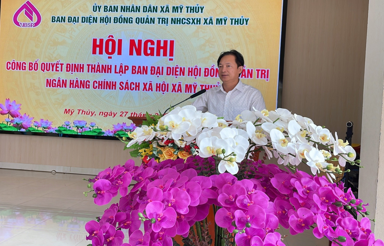 Ông Cáp Xuân Tá đề nghị phải phát huy vai trò của tổ tiết kiệm và vay vốn, tạo điều kiện thuận lợi để người dân phát triển sản xuất, kinh doanh, góp phần nâng cao đời sống và thúc đẩy phát triển kinh tế - xã hội địa phương