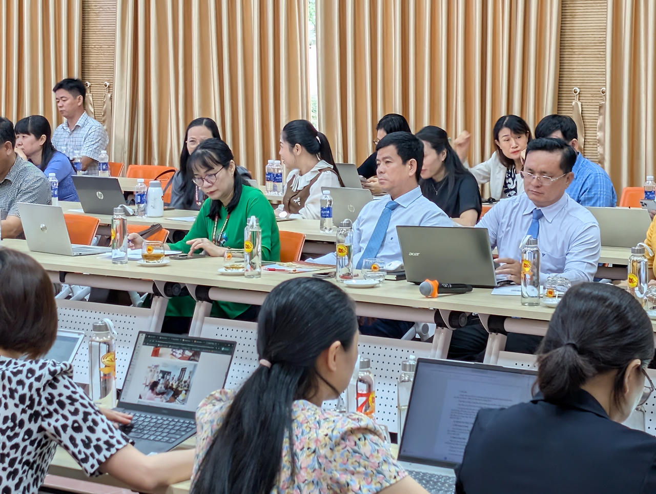 Theo các đại biểu, nhiệm vụ cốt lõi và xuyên suốt là phải làm rõ được những điểm mới cùng giá trị lý luận, thực tiễn sâu sắc trong Văn kiện Đại hội.