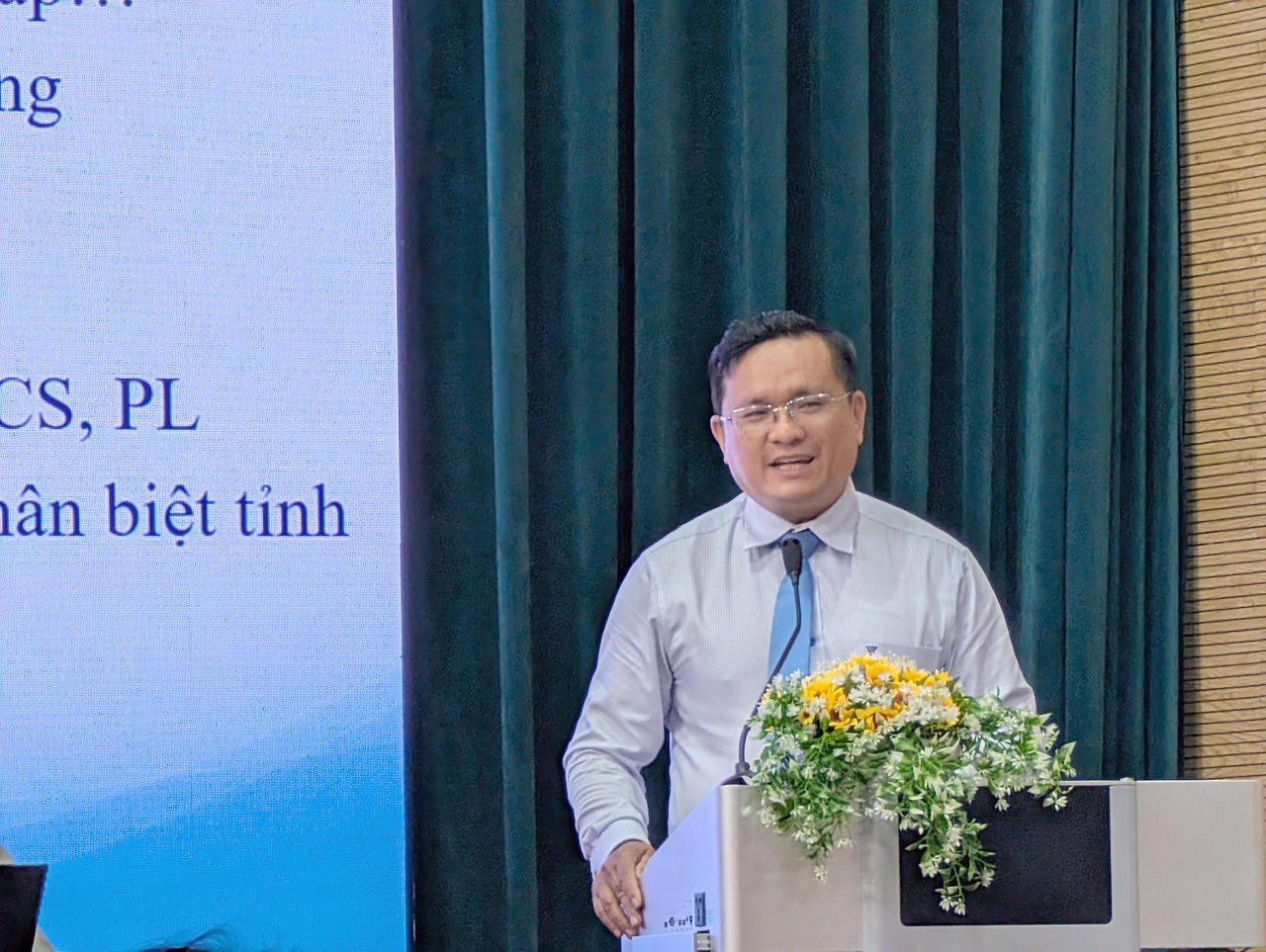 TS Vũ Trung Kiên, Phó trưởng Khoa Xây dựng Đảng có ý kiến về nhiệm vụ, trách nhiệm bảo vệ nền tảng tư tưởng của Đảng.