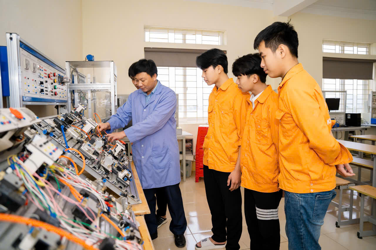 Lực đẩy chính sách từ đề án đào tạo, phát triển nhân lực của Nghệ An