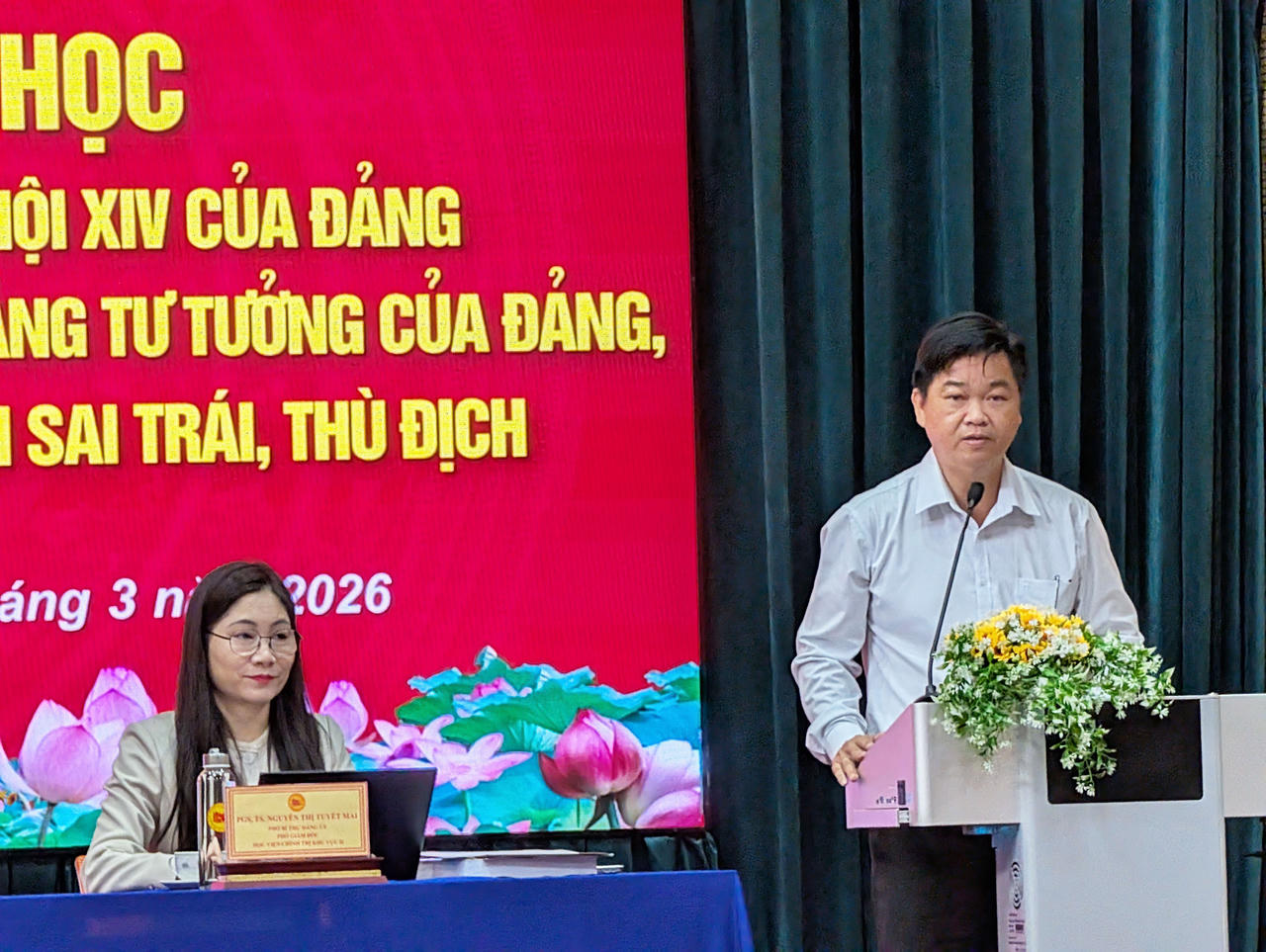 Ông Lê Văn Minh, Phó Trưởng Ban Tuyên giáo và Dân vận Thành ủy TP Hồ Chí Minh phát biểu tại Hội thảo.