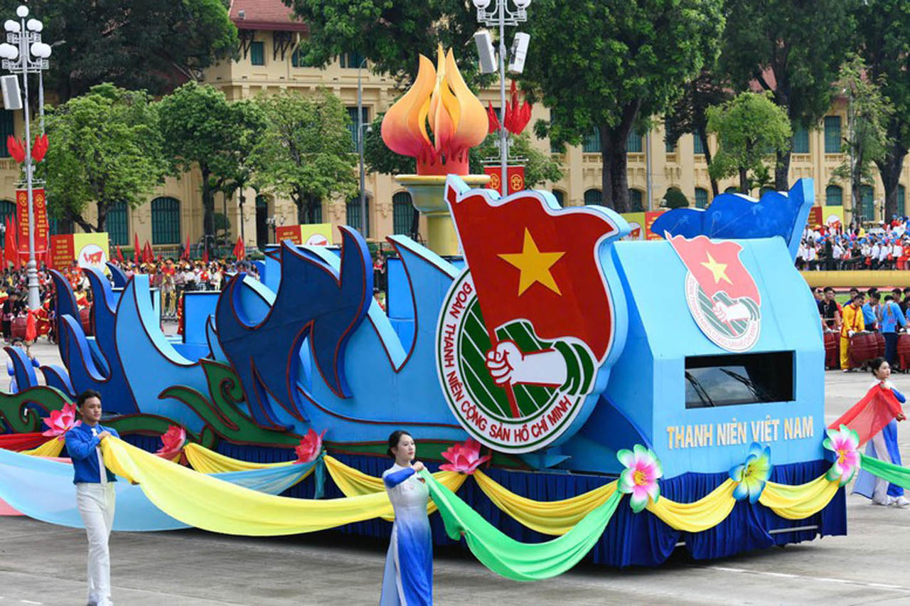 Dưới lá cờ vẻ vang của Đảng: Người trẻ Việt 'vừa hồng, vừa chuyên' trong kỷ nguyên mới