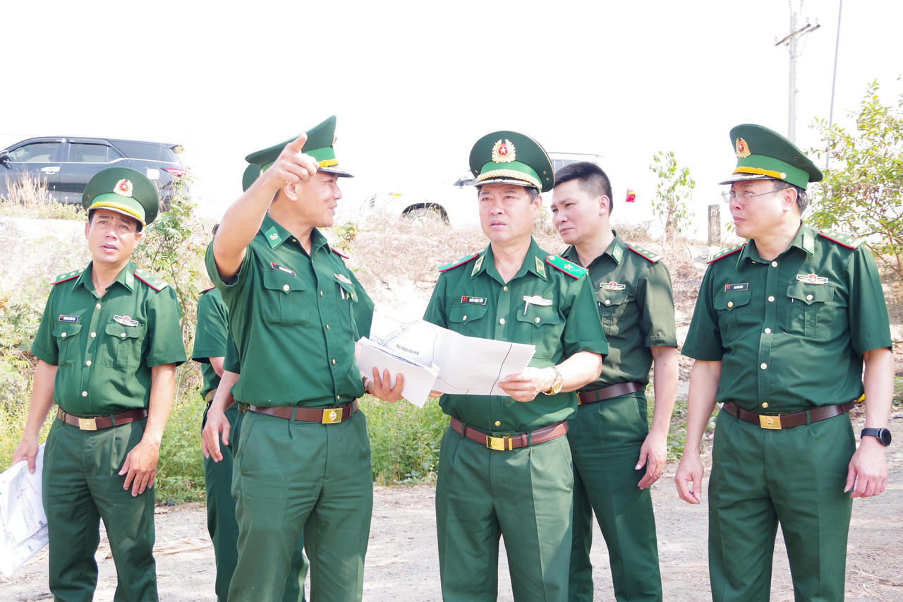 Đồng Tháp: Khảo sát triển khai lắp đặt hệ thống thiết bị giám sát biên giới