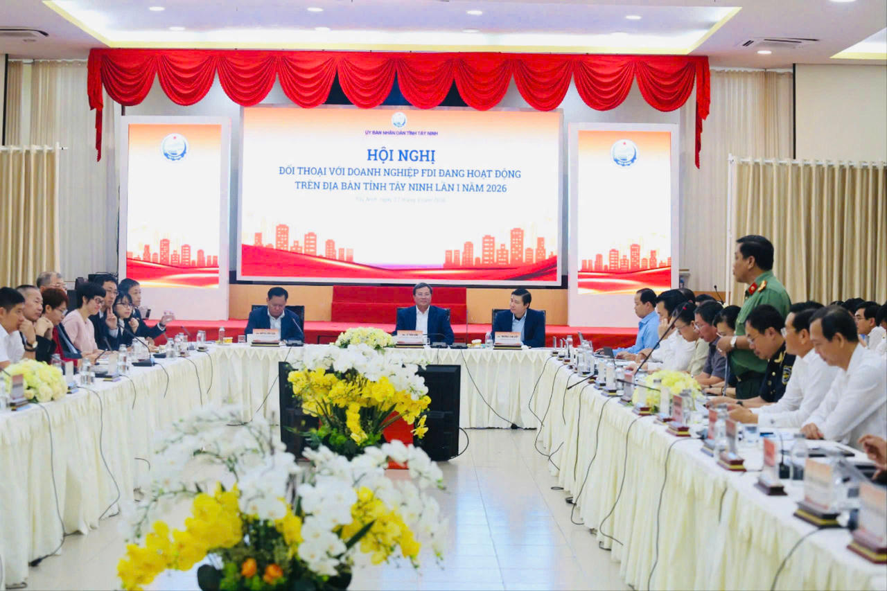 Toàn cảnh hội nghị.