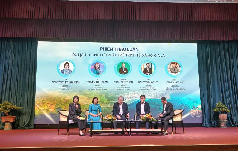 Các nhà quản lý, chuyên gia, doanh nghiệp thảo luận tại diễn đàn.
