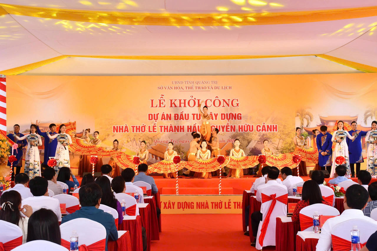 Quang cảnh buổi lễ.