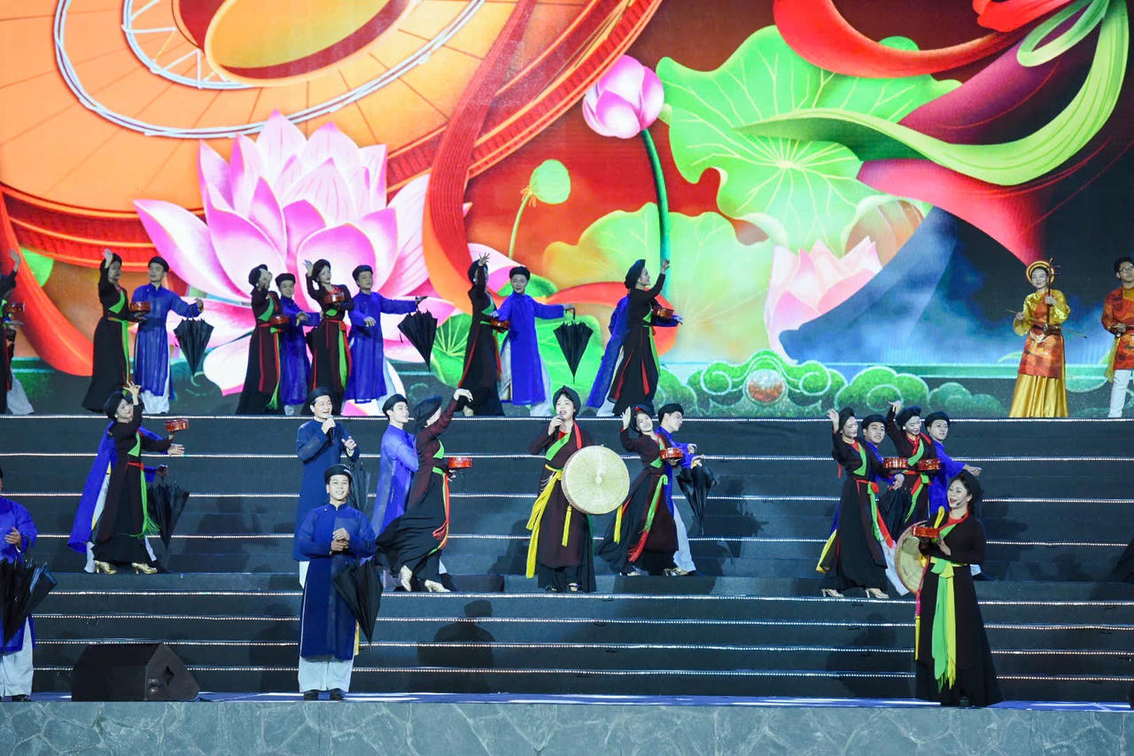 Bắc Ninh đón nhận Bằng UNESCO ghi danh Nghề làm tranh dân gian Đông Hồ