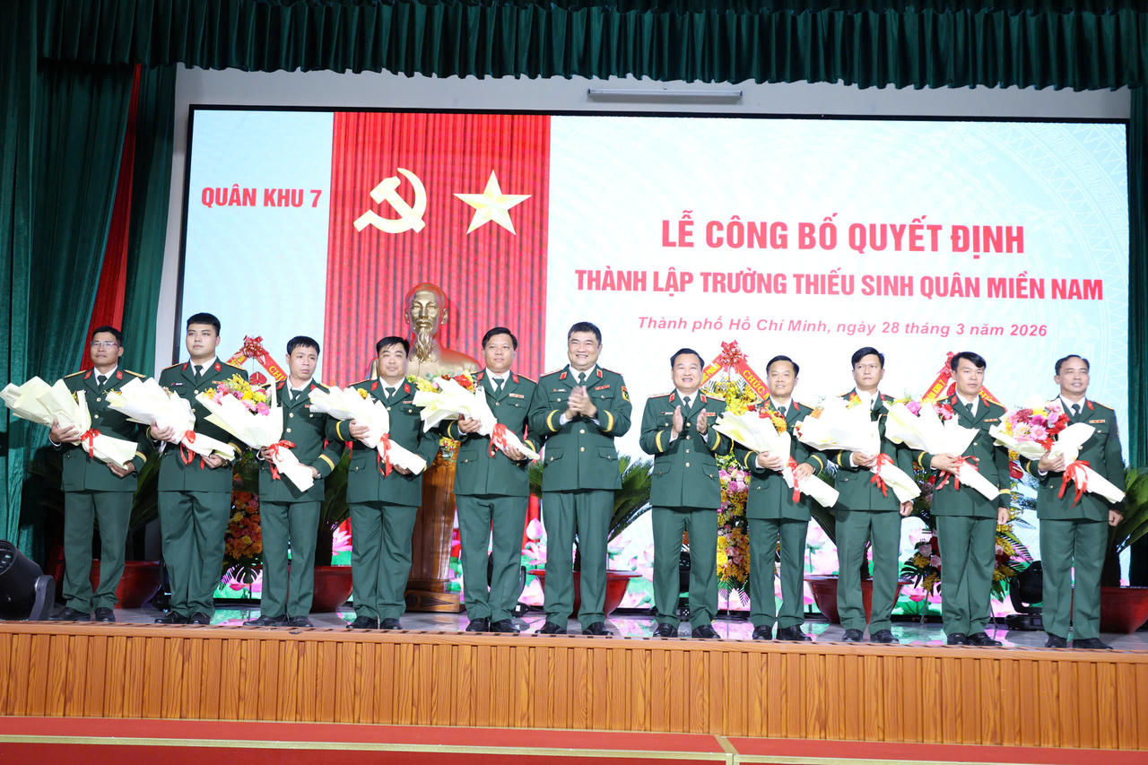 Công bố Quyết định thành lập Trường Thiếu sinh quân miền Nam, trao Quân kỳ Quyết thắng