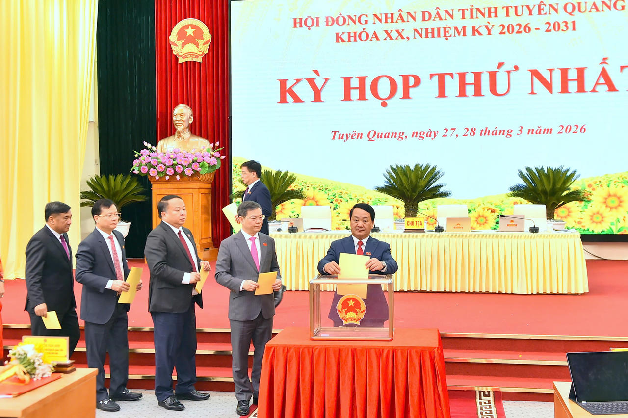 Ông Nguyễn Văn Sơn tái đắc cử Chủ tịch HĐND tỉnh Tuyên Quang