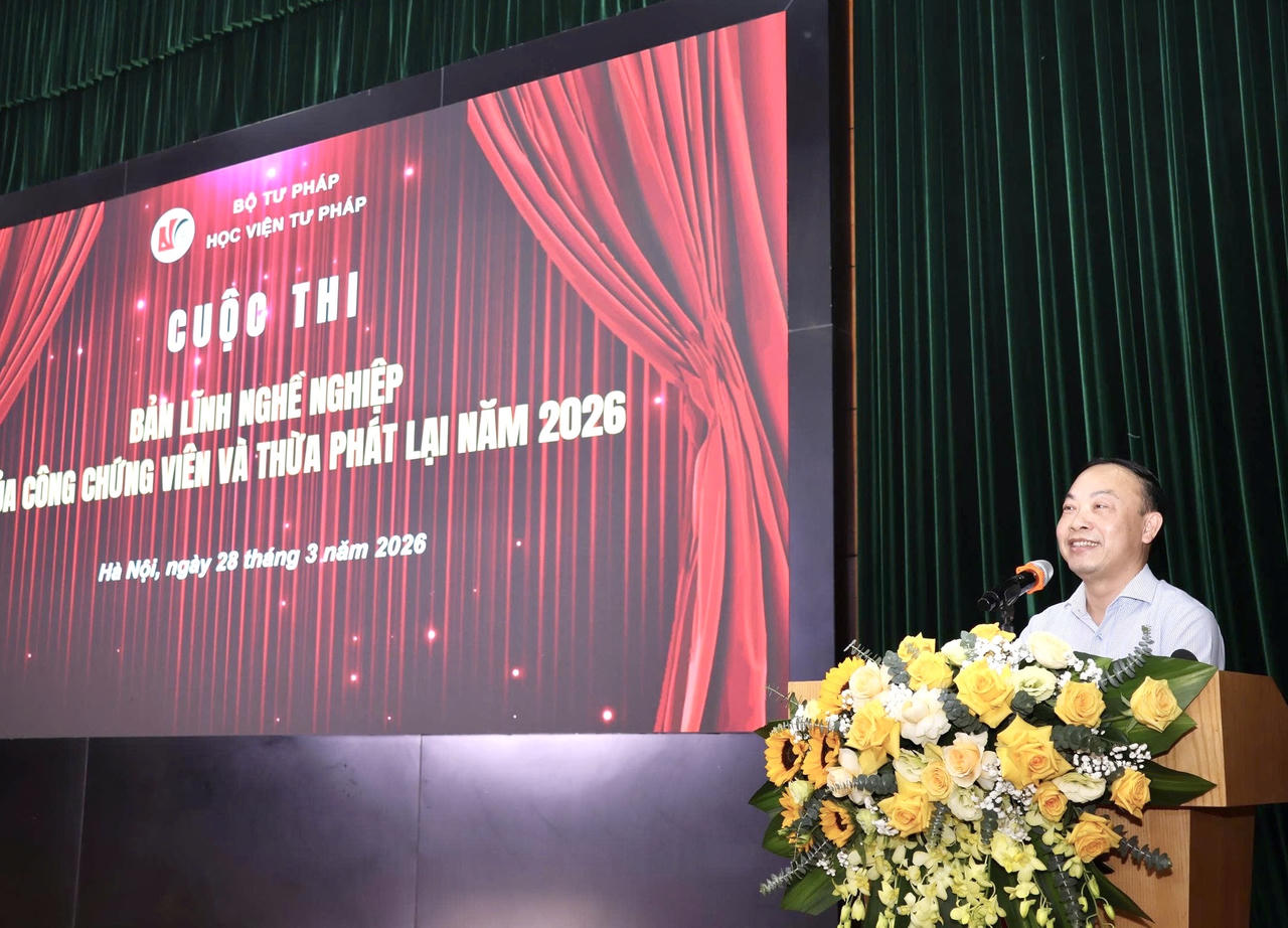 NGƯT, TS. Nguyễn Xuân Thu – Bí thư Đảng ủy, Giám đốc Học viện Tư pháp phát biểu.