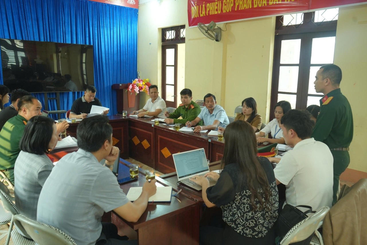 Quang cảnh buổi làm việc.