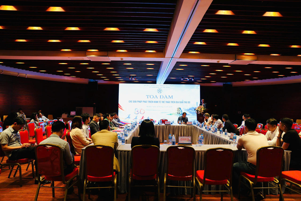 Quang cảnh toạ đàm.