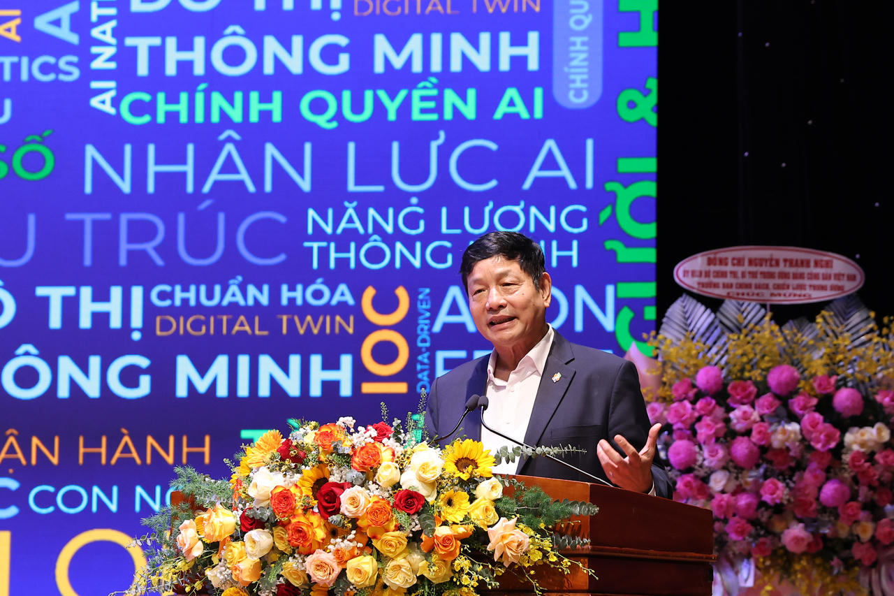 Ông Trương Gia Bình, Chủ tịch Tập đoàn FPT phát biểu tại hội nghị.