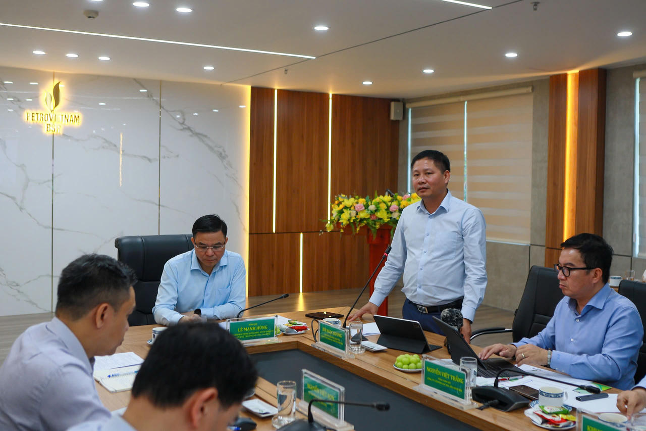 Tổng giám đốc BSR Nguyễn Việt Thắng phát biểu tại buổi làm việc.