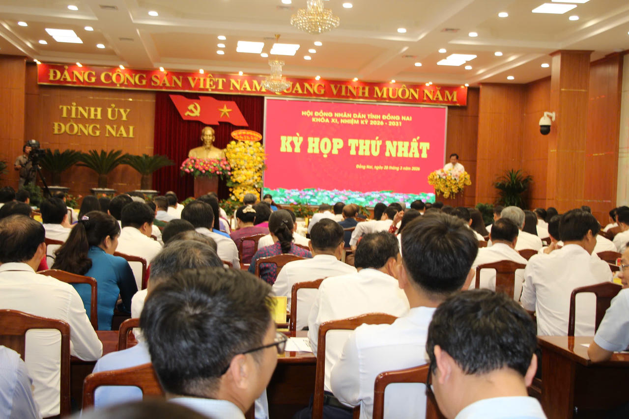 Toàn cảnh hội nghị.