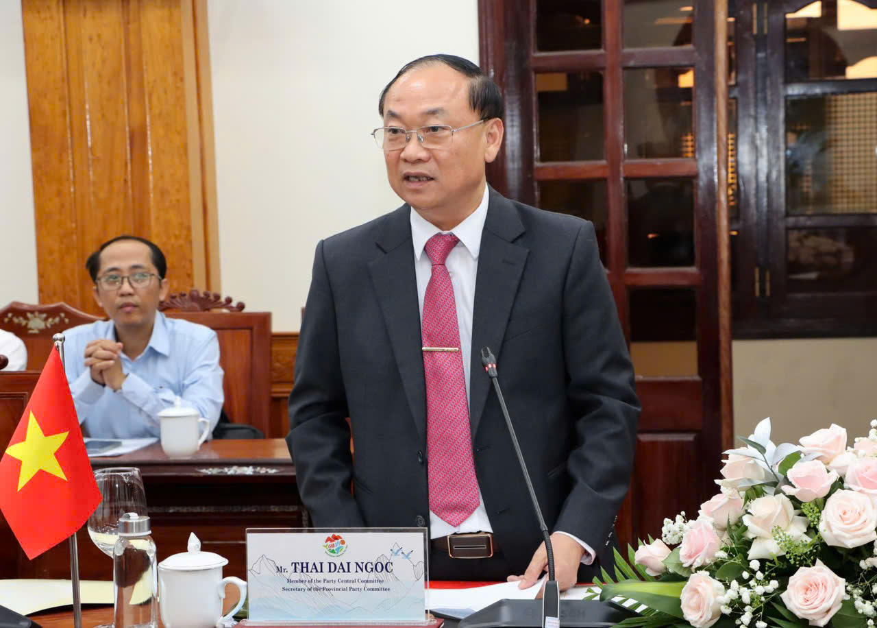 Ông Thái Đại Ngọc, Bí thư Tỉnh ủy Gia Lai phát biểu chào mừng Đoàn quốc tế.