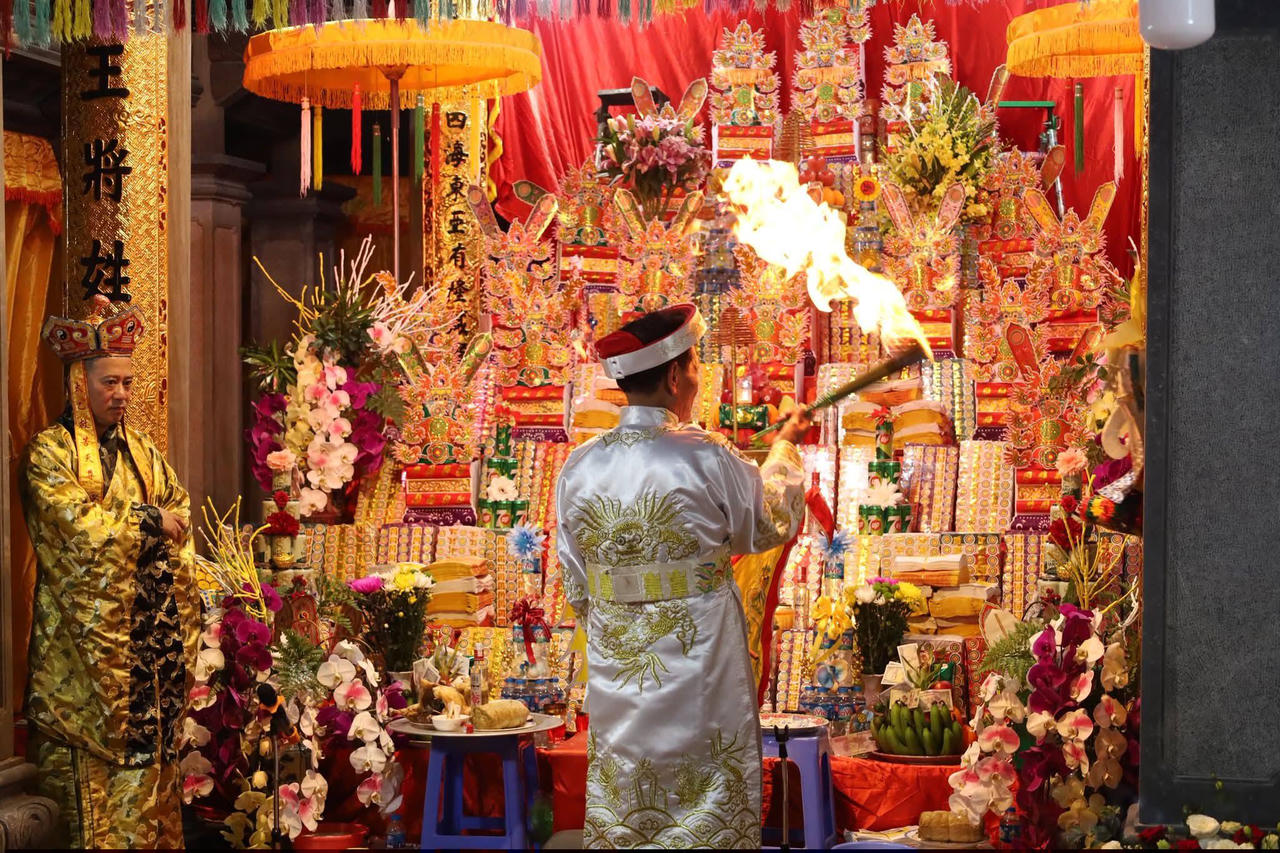 Lung linh đêm hội đảo Dấu Đồ Sơn