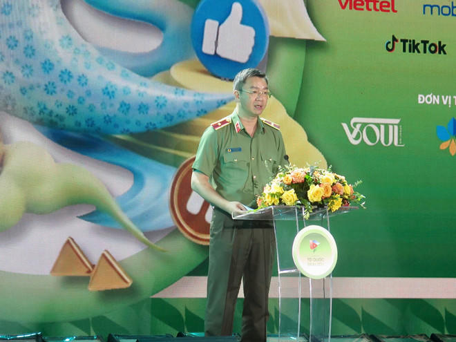 Thiếu tướng Phạm Kim Đĩnh, Cục trưởng Cục Công tác Chính trị, Bộ Công an phát biểu tại lễ phát động. (ảnh BTC).