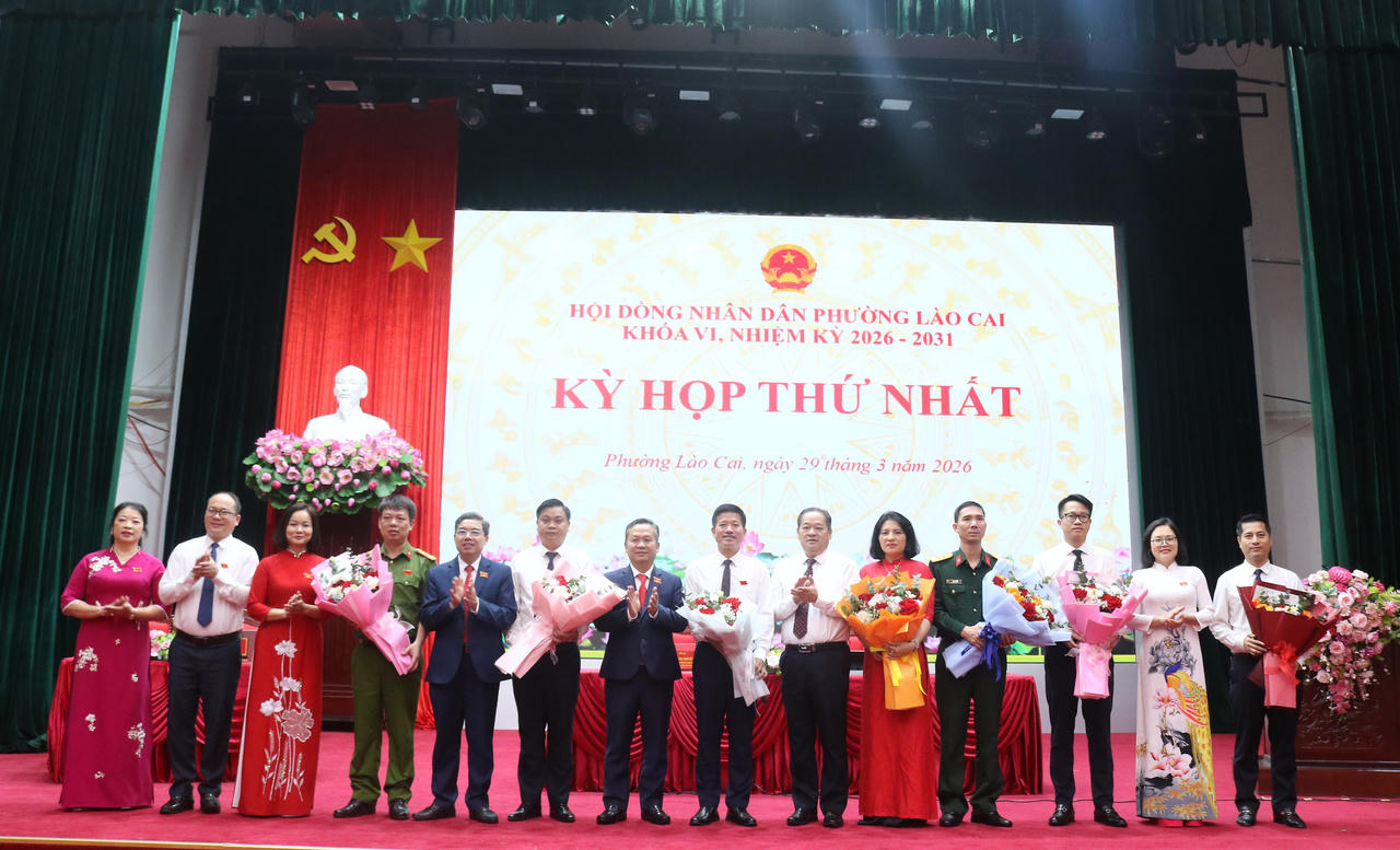 Lãnh đạo UBND phường Lào Cai khóa VI, nhiệm kỳ 2026 - 2031 ra mắt.